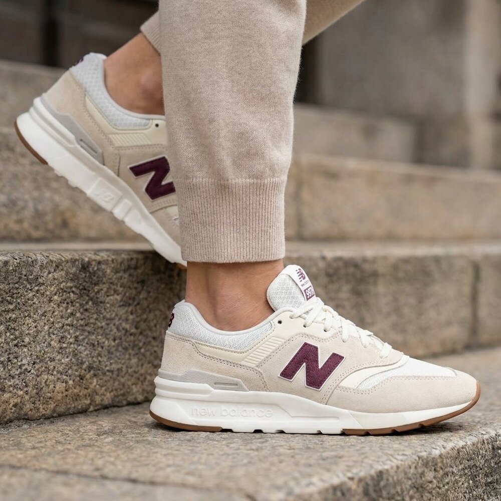 NEW BALANCE 997HRH  Casual Womens Sneakers Shoes Macademia Nut Burgundy size 8.5